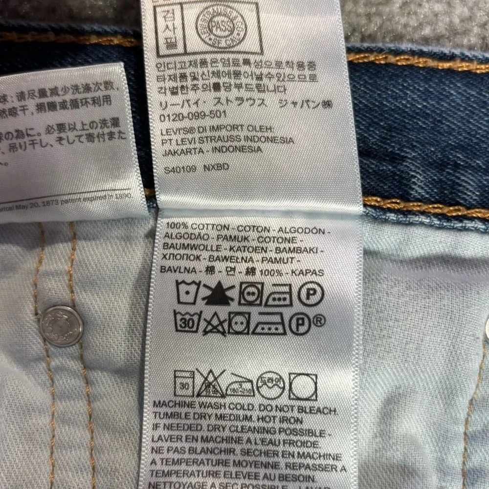 Levi's 550 Jeans Men 34x32 Relaxed Fit Tapered Medium Wash Blue Denim Cotton Dad